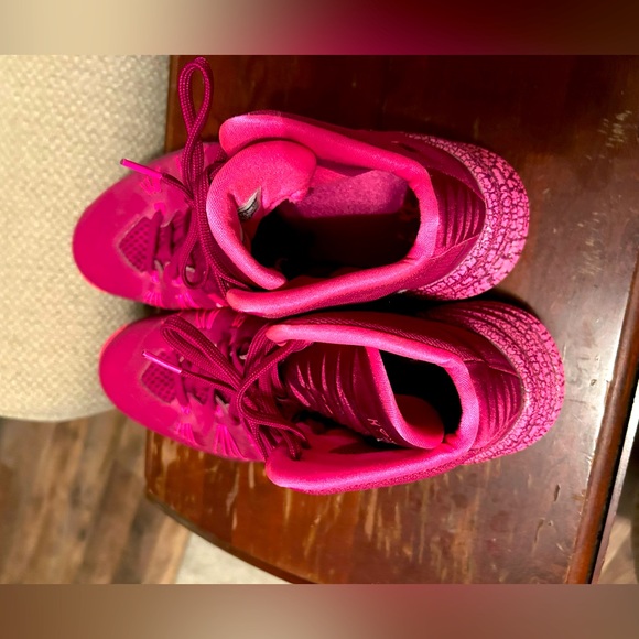 2013 Nike Hyperdunk Raspberry Red - Picture 5 of 6